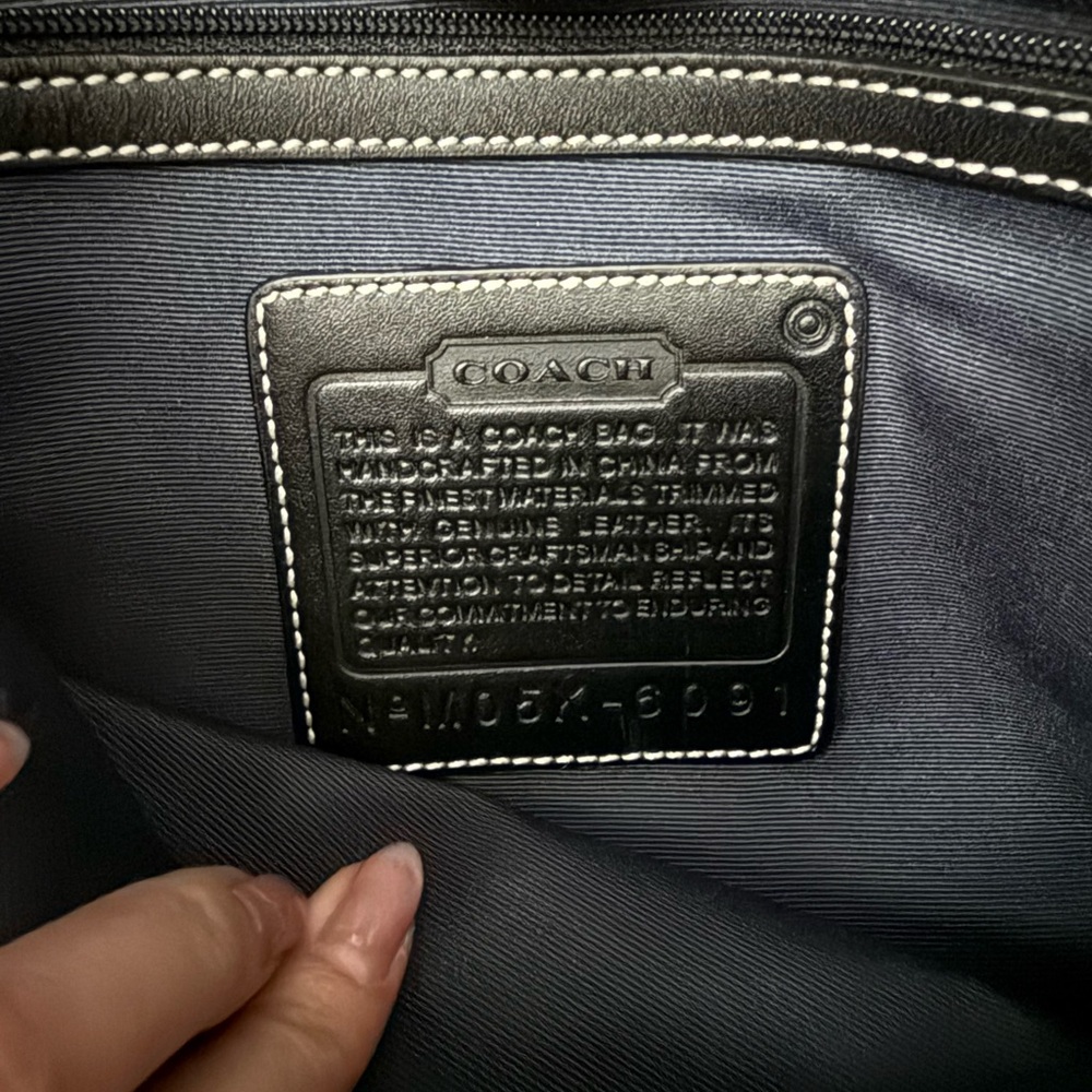 Vintage Y2K Coach Hamptons 6091 Signature C Clip Shoulder Bag in Black - Picture 4 of 8